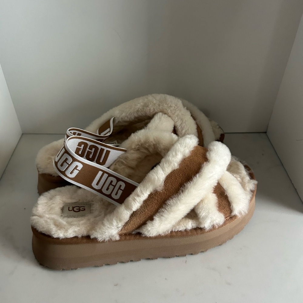 UGG Disco Cross Slide Slippers - Picture 3 of 7
